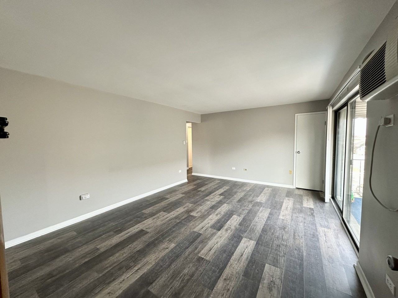 6334 W 65th St Apt 3n #3N - Photo 2 of 9