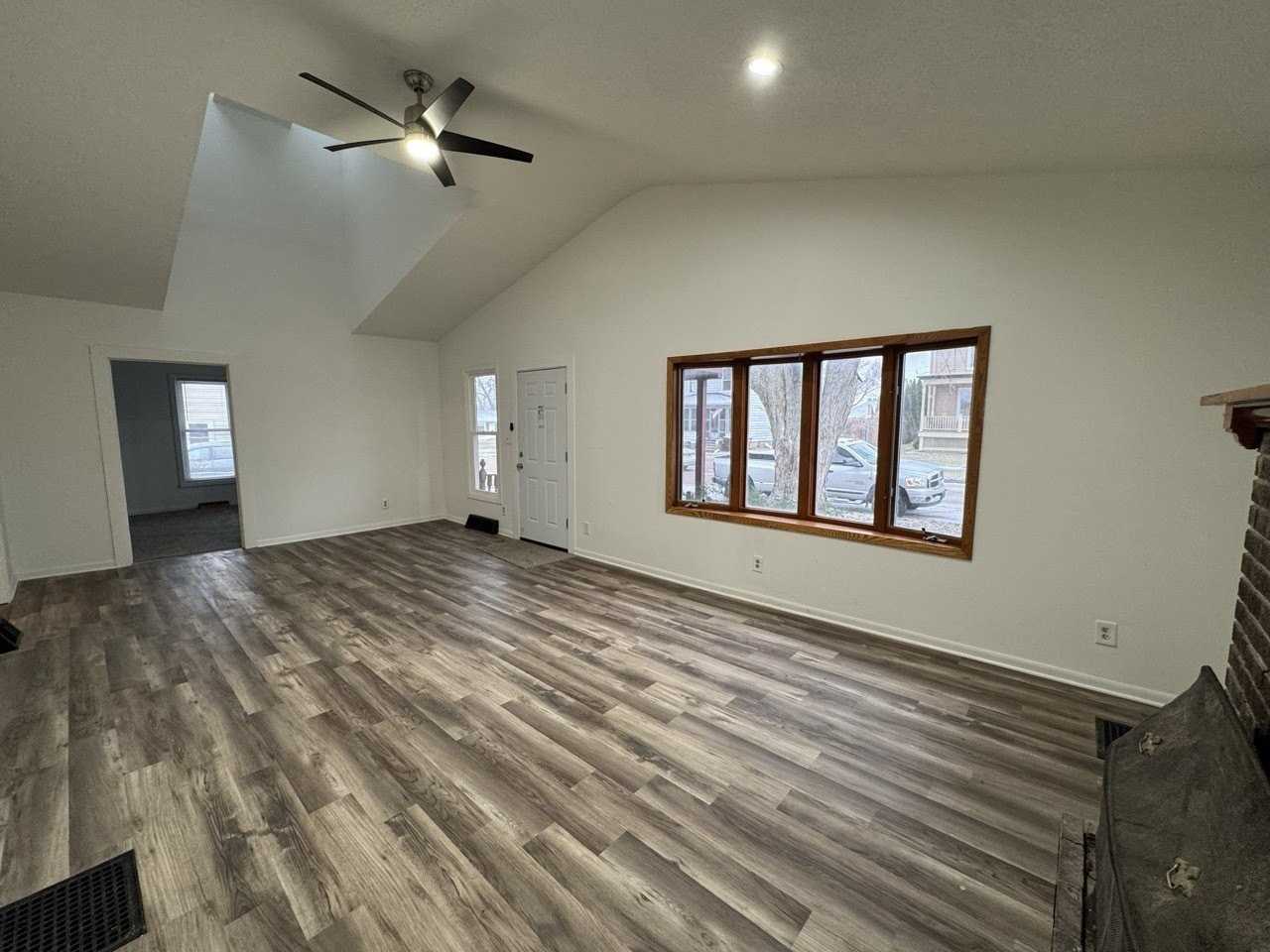 309 N 9th St - Photo 5 of 15