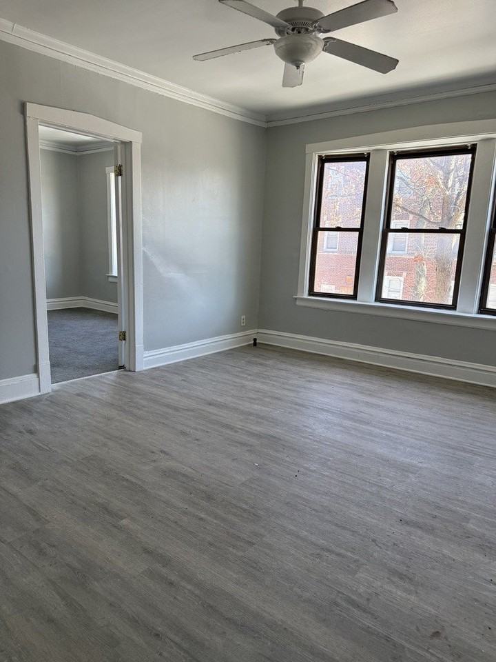 2537 W 63rd St Unit 2 #2 - Photo 3 of 11