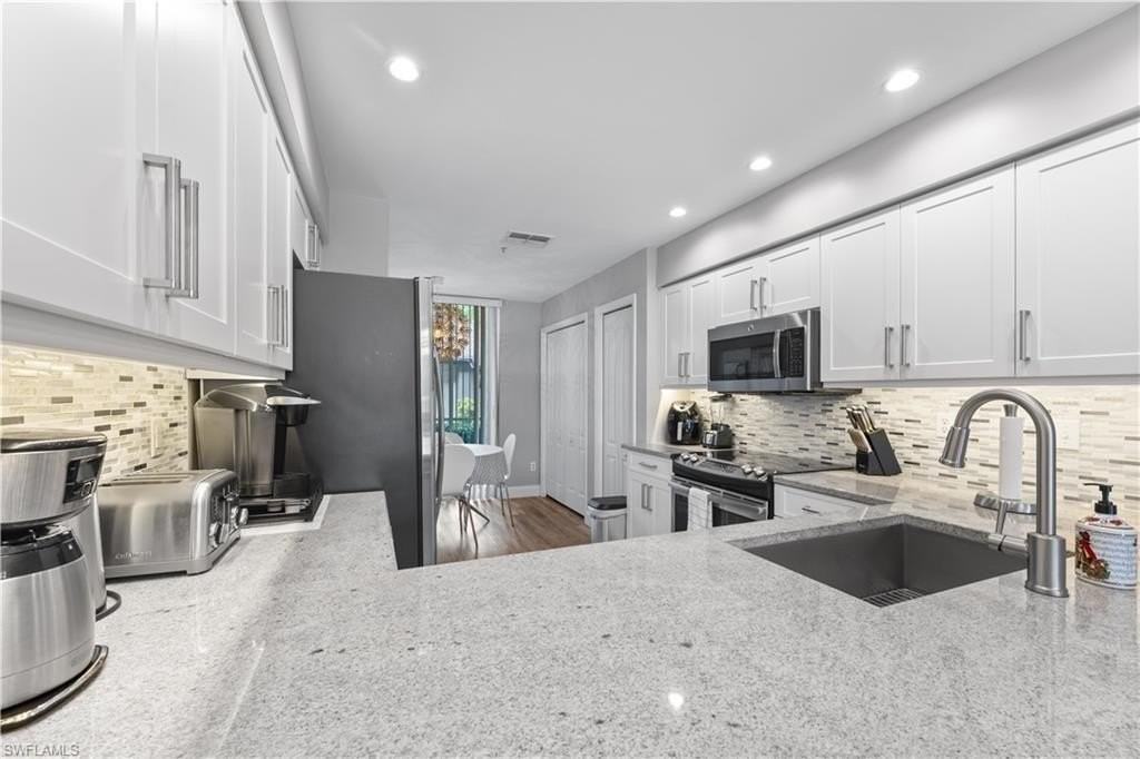 8420 Naples Heritage Dr Apt 1415 #1415 - Photo 4 of 26