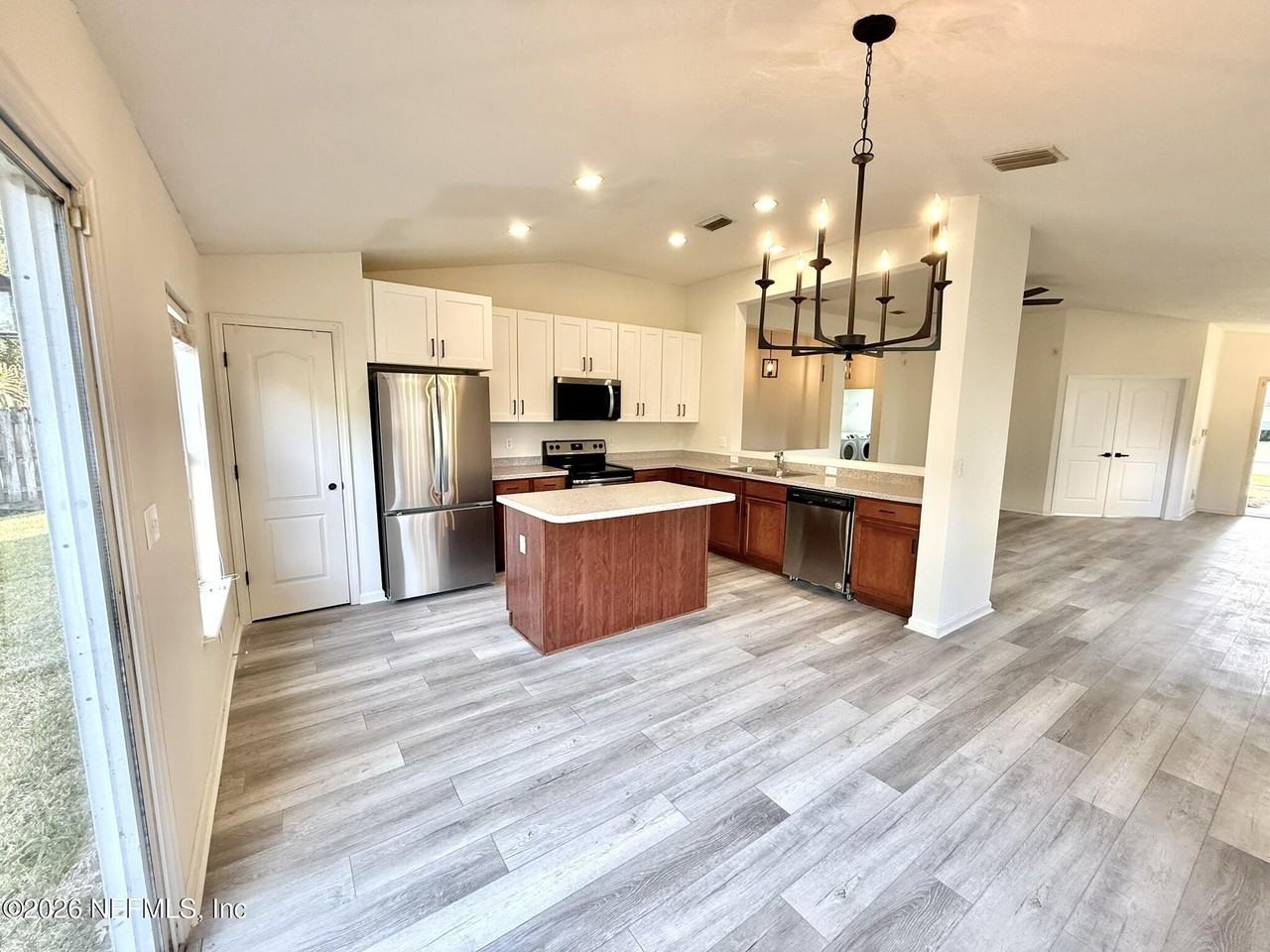 897 Collinswood Dr - Photo 6 of 28