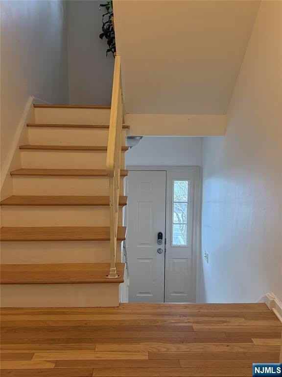 724 6th St - Photo 3 of 22