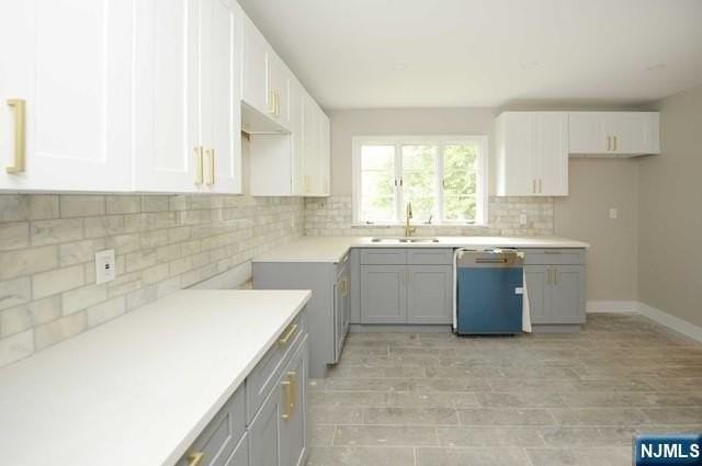 27-14 Berdan Ave - Photo 4 of 23