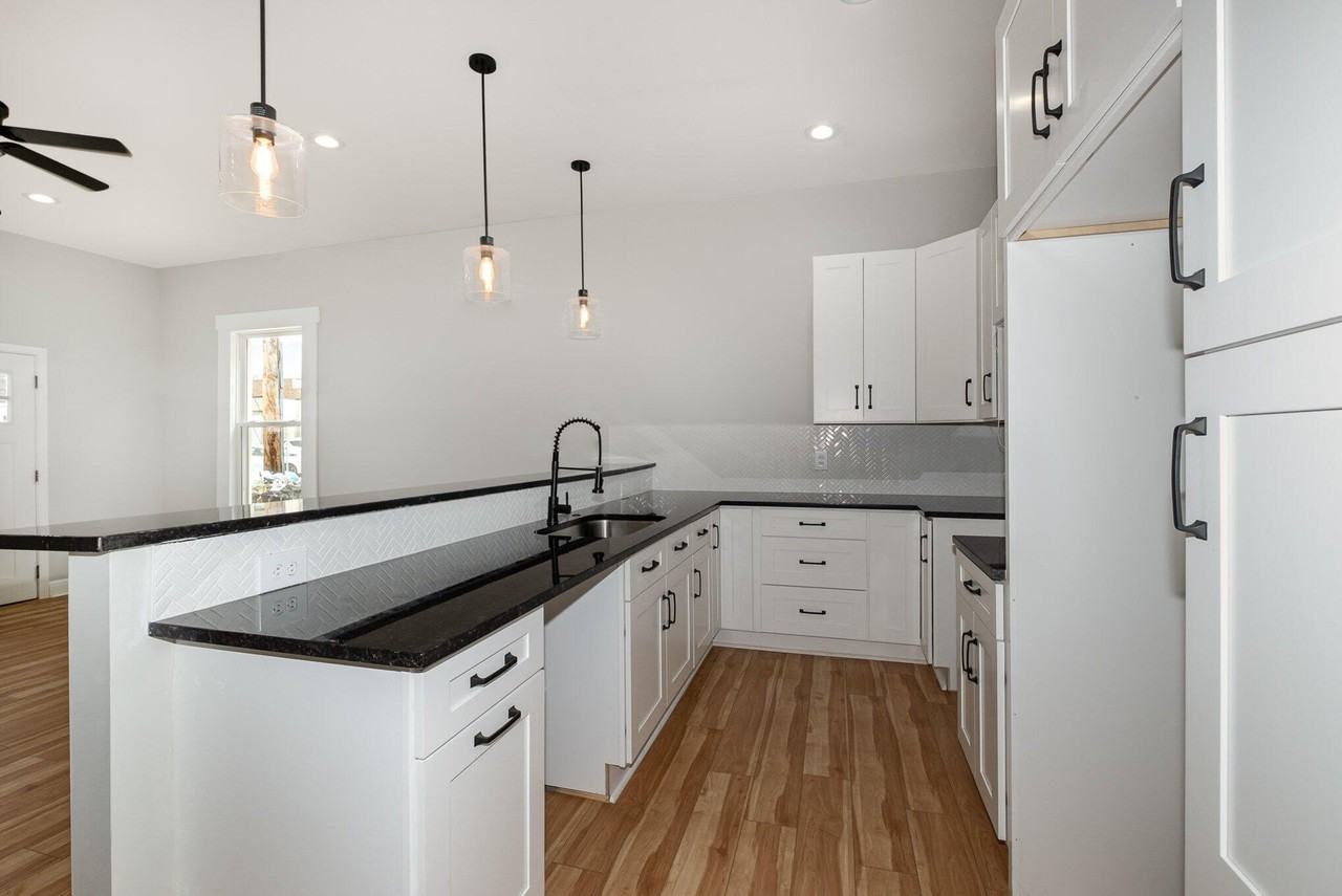 1026 Orchard St - Photo 6 of 27