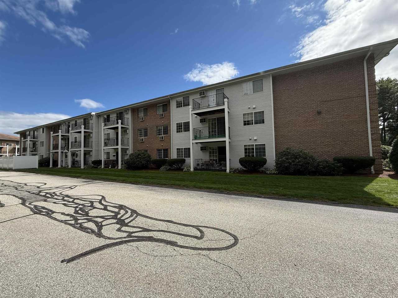 385 Huse Rd #15 - Photo 3 of 42