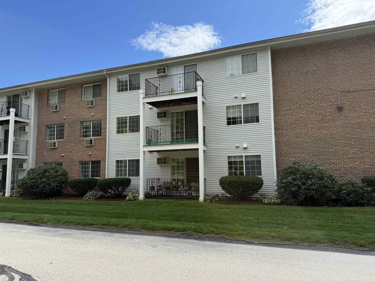 385 Huse Rd #15 - Photo 4 of 42