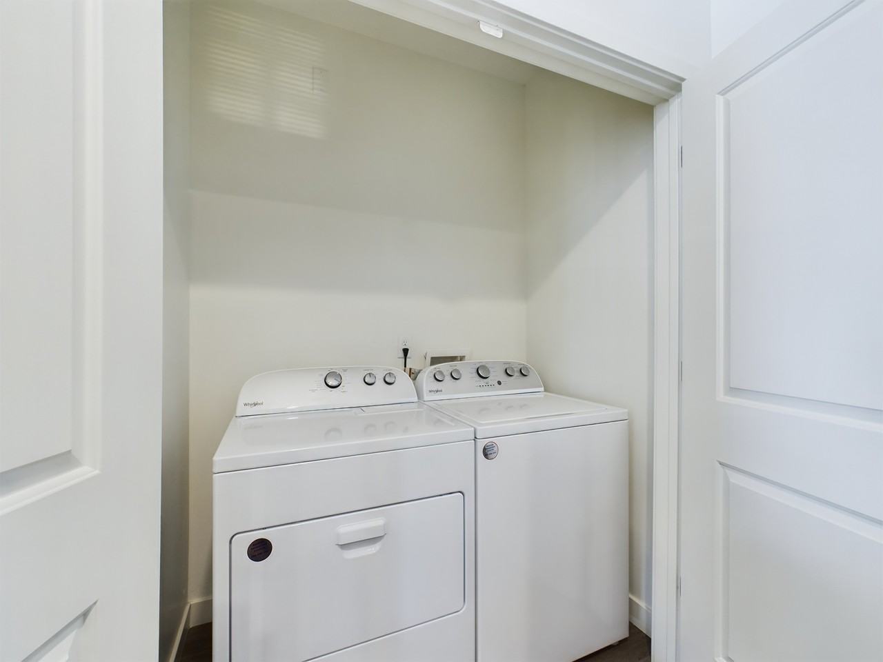 271 W 12th St - Photo 4 of 14