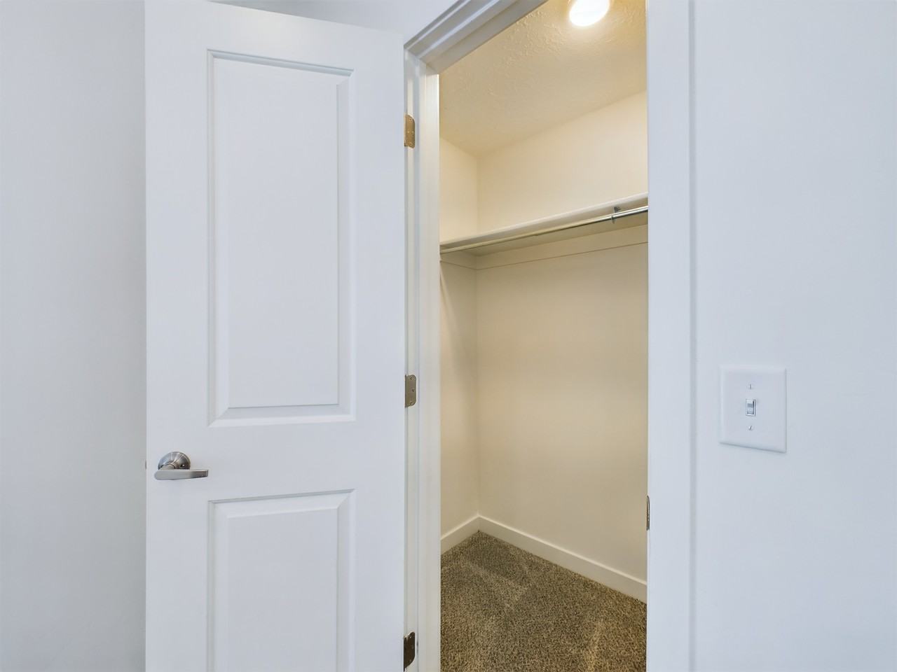 271 W 12th St - Photo 7 of 14