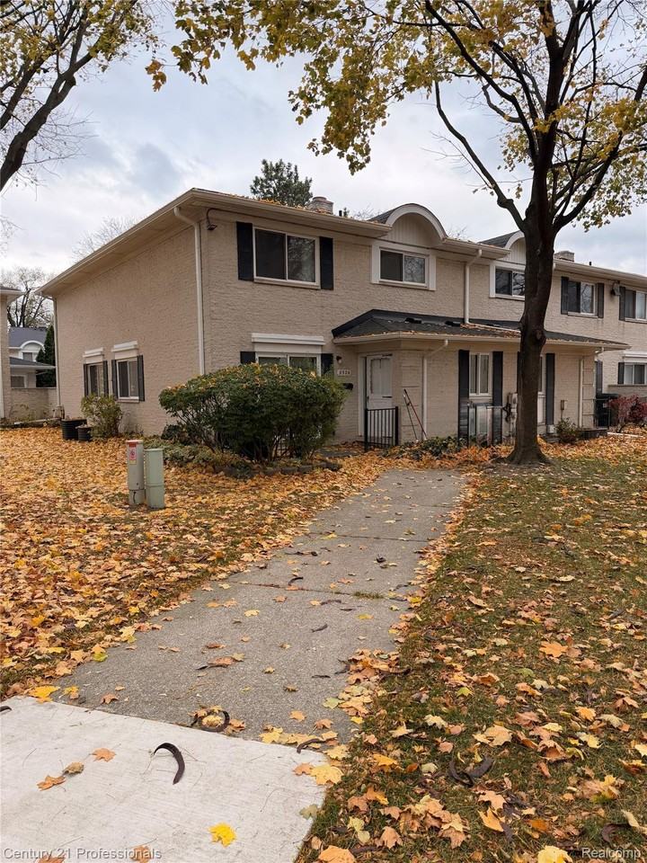 8526 Hampshire Dr - Photo 2 of 19