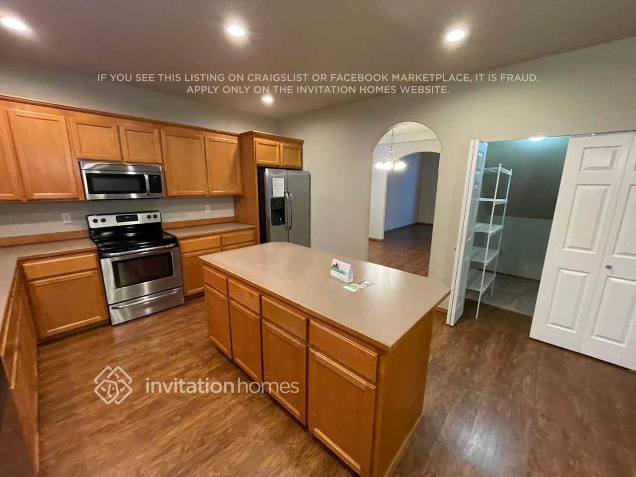 19202 76th Ave E - Photo 3 of 16