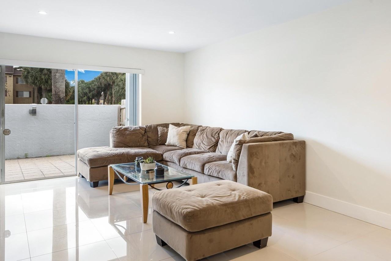 9703 Sw 142nd Ct - Photo 7 of 36