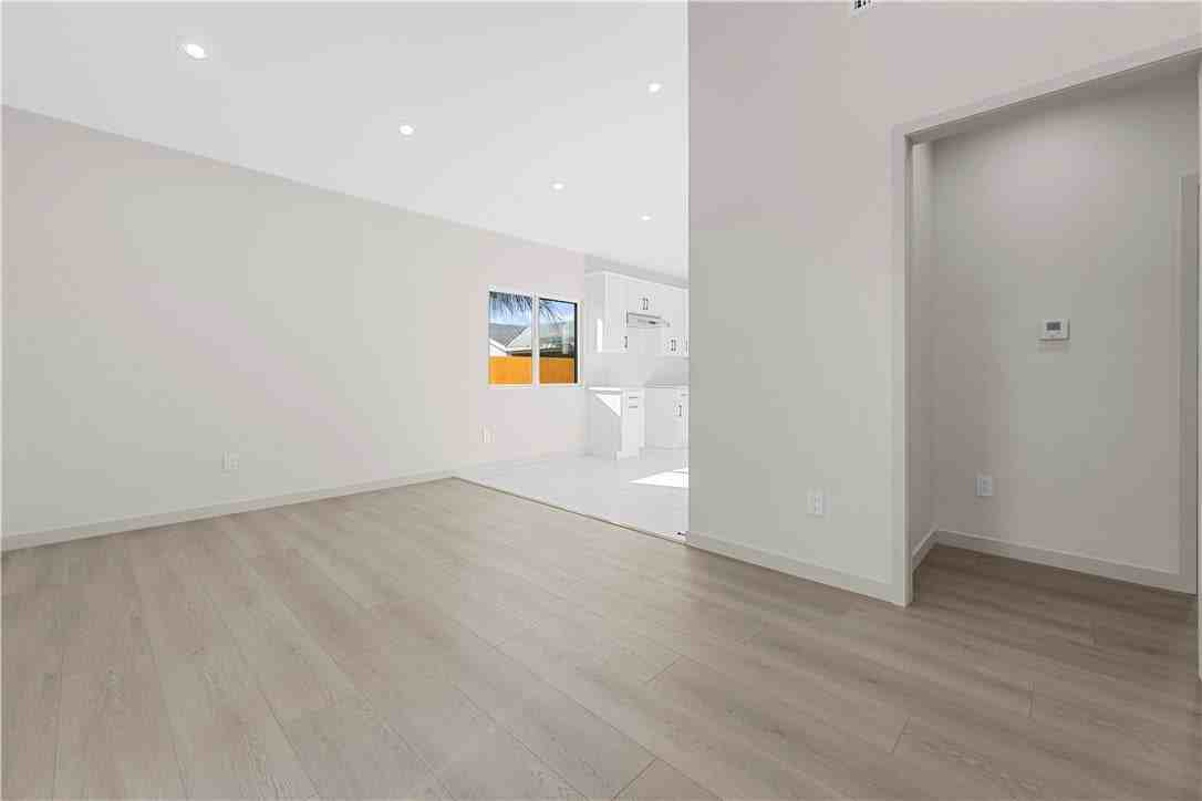 13249 Kagel Canyon St - Photo 7 of 39
