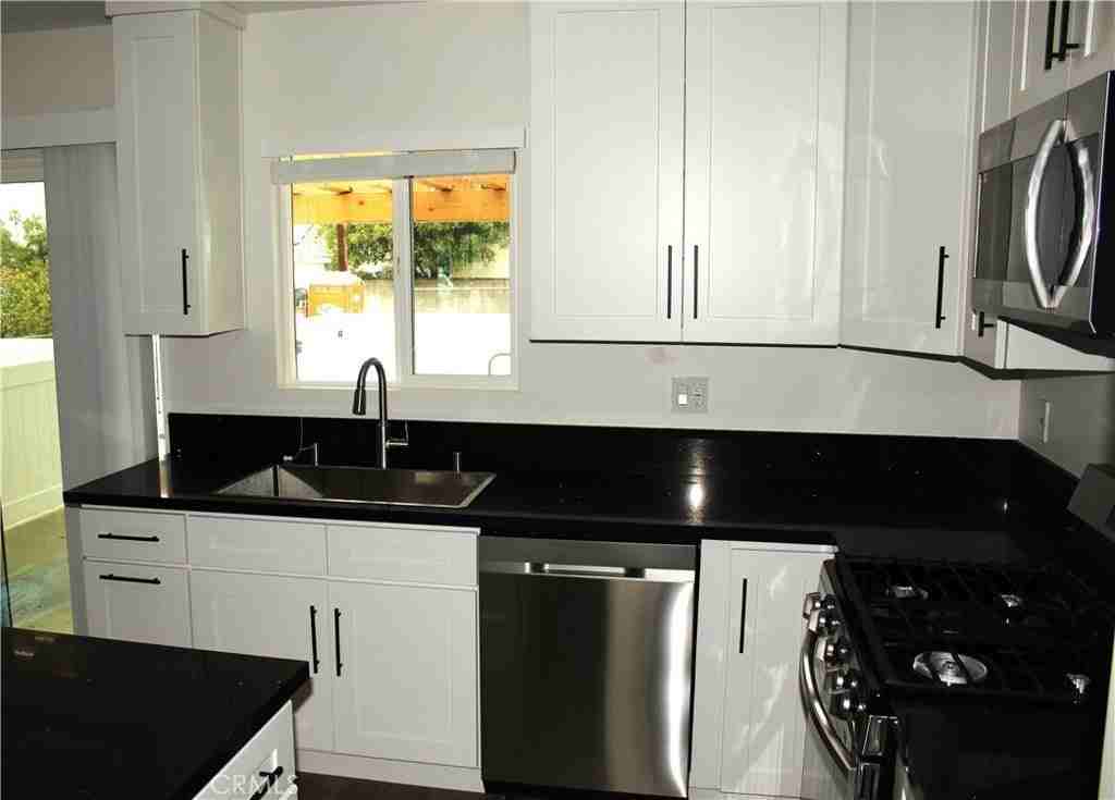 14661 Brand Blvd - Photo 4 of 12