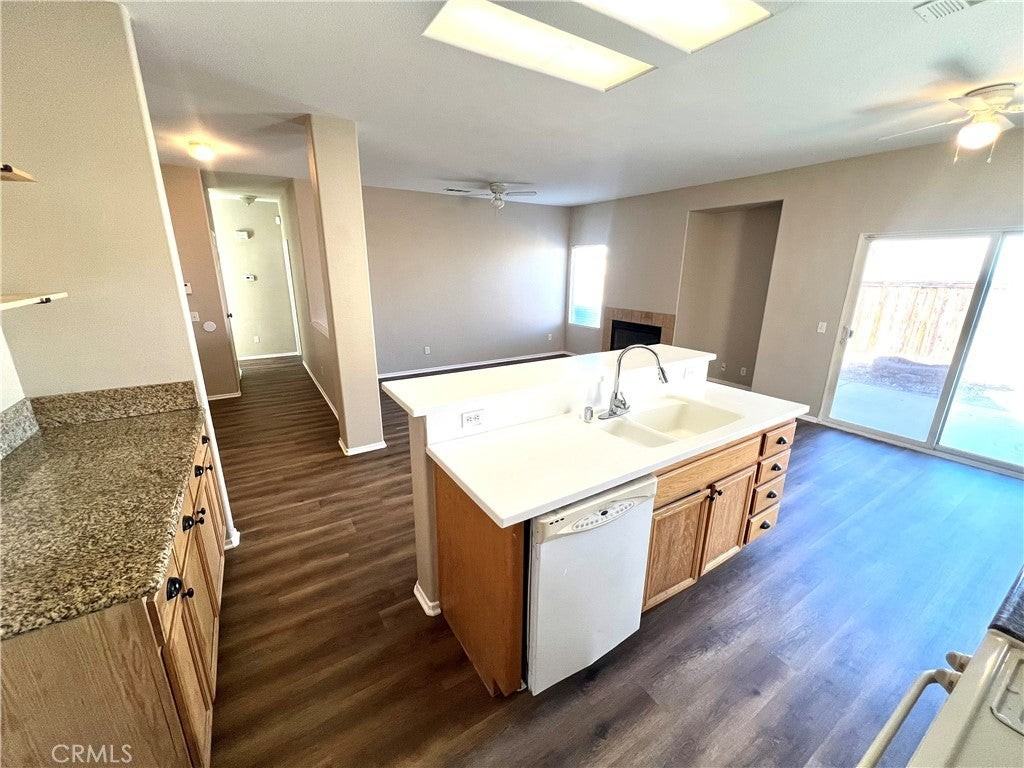 13561 Fullerton Ln - Photo 7 of 36