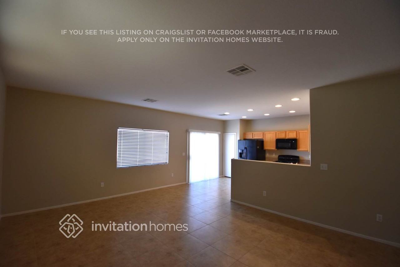 528 Riding Crop Ave - Photo 4 of 11