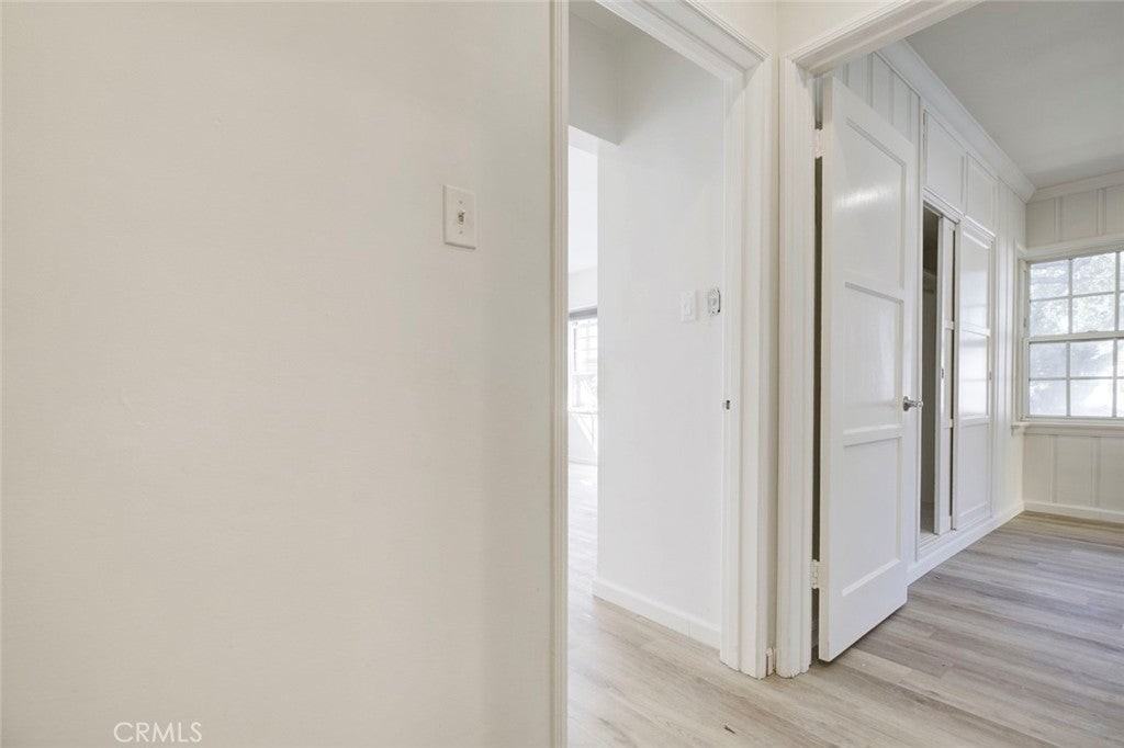 1406 Irving Ave - Photo 7 of 39