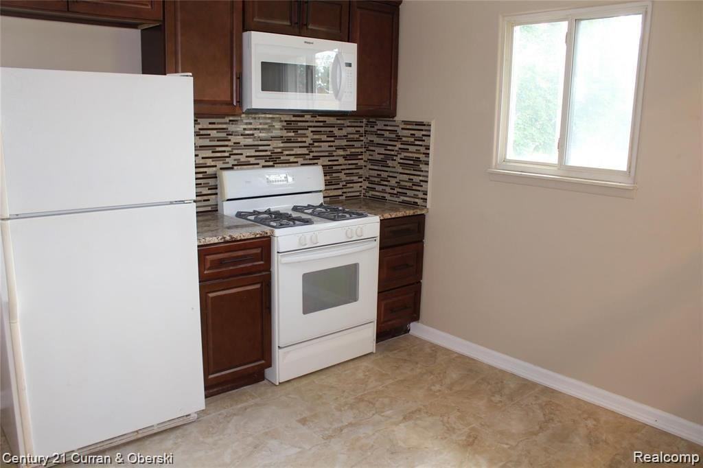 6198 Mayburn St - Photo 5 of 10