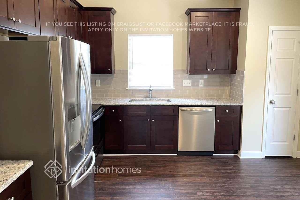 847 Anchor Way Ne - Photo 3 of 12