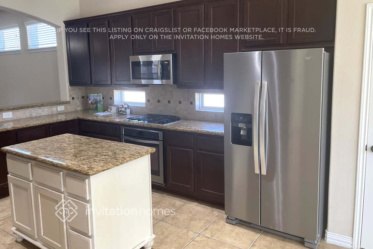 30727 Academy Trace Dr - Photo 5 of 16