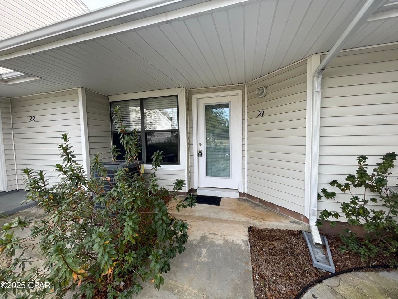 2026 Baker Ct - Photo 2 of 32