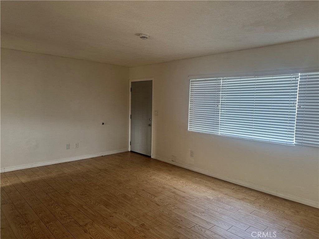 2062 W Lincoln St - Photo 2 of 15