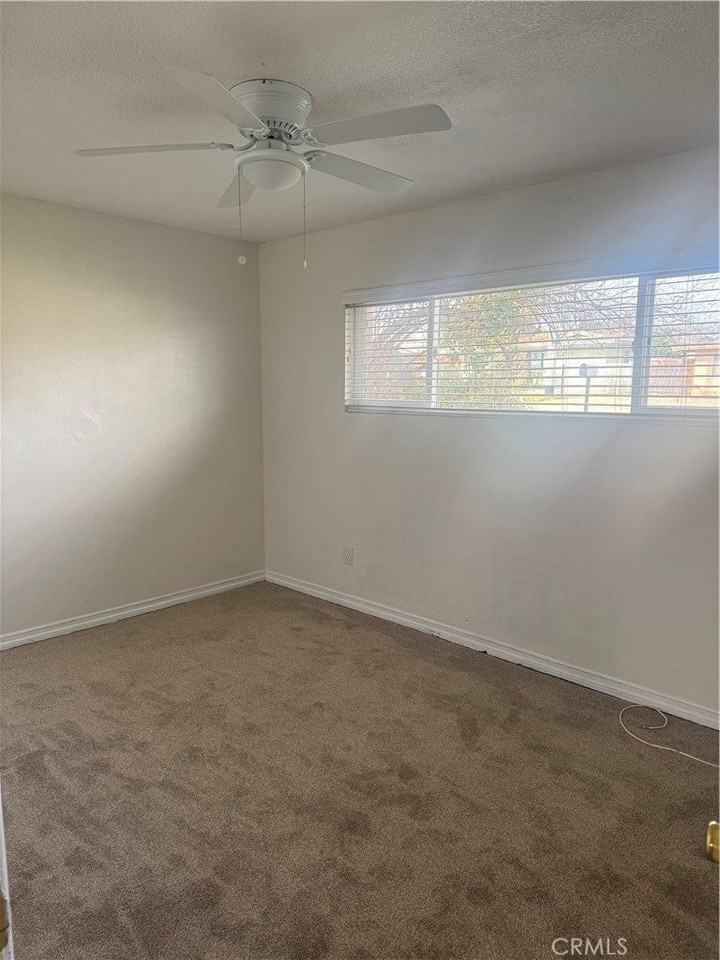 2062 W Lincoln St - Photo 5 of 15