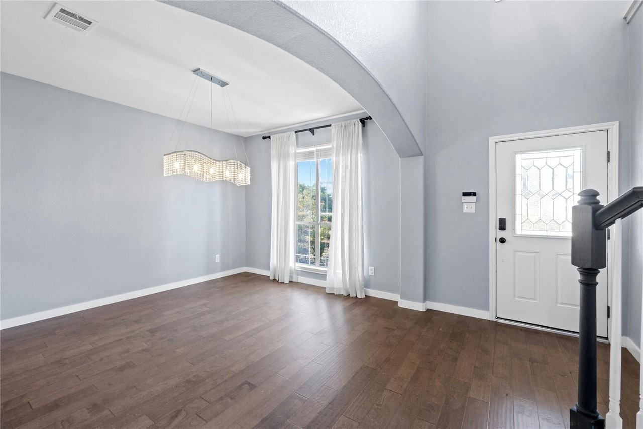 11 White Magnolia Cir - Photo 4 of 38