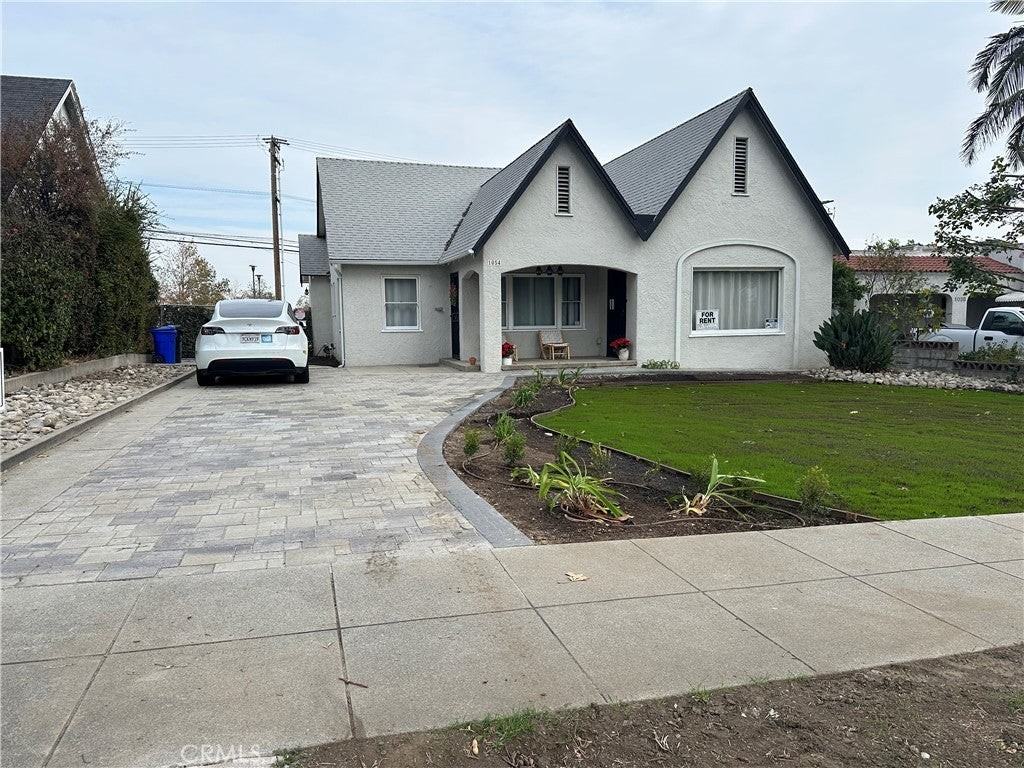 1054 N Euclid Ave