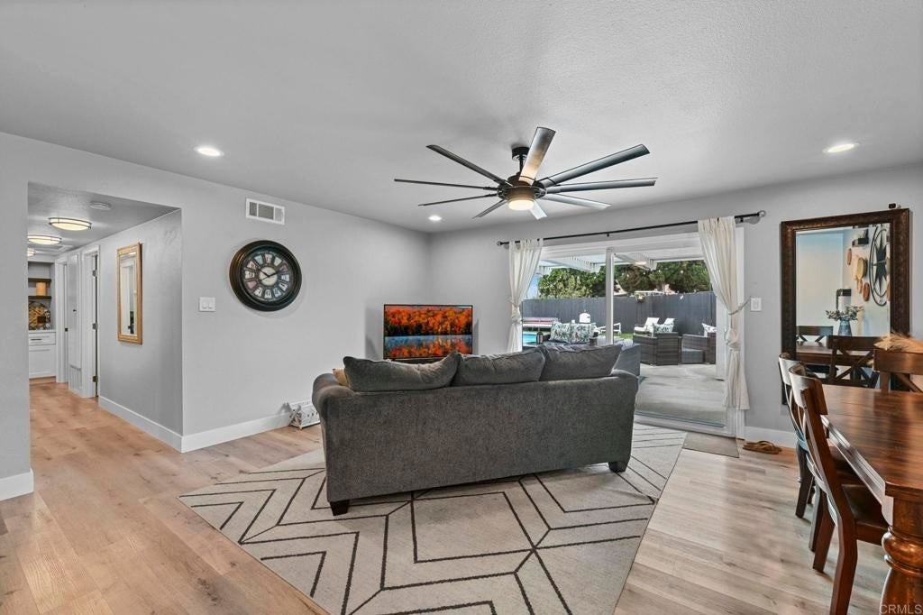 3516 Las Vegas Dr - Photo 7 of 44