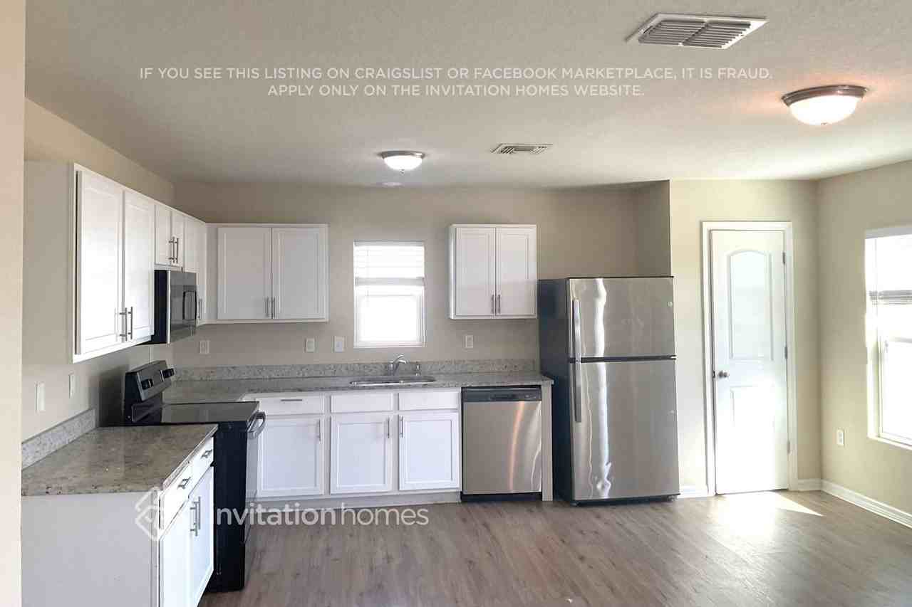 202 Gladiola Ct - Photo 4 of 16