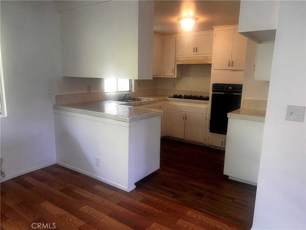 1950 Evergreen St - Photo 4 of 5