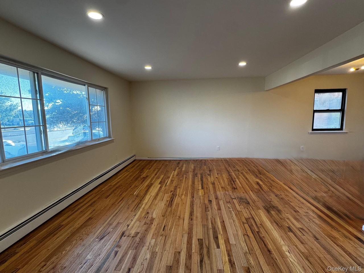 619 E Park Ave - Photo 3 of 18