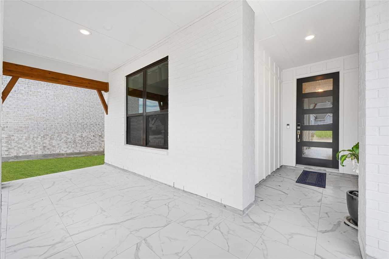 12331 Palmetto Dr - Photo 3 of 19