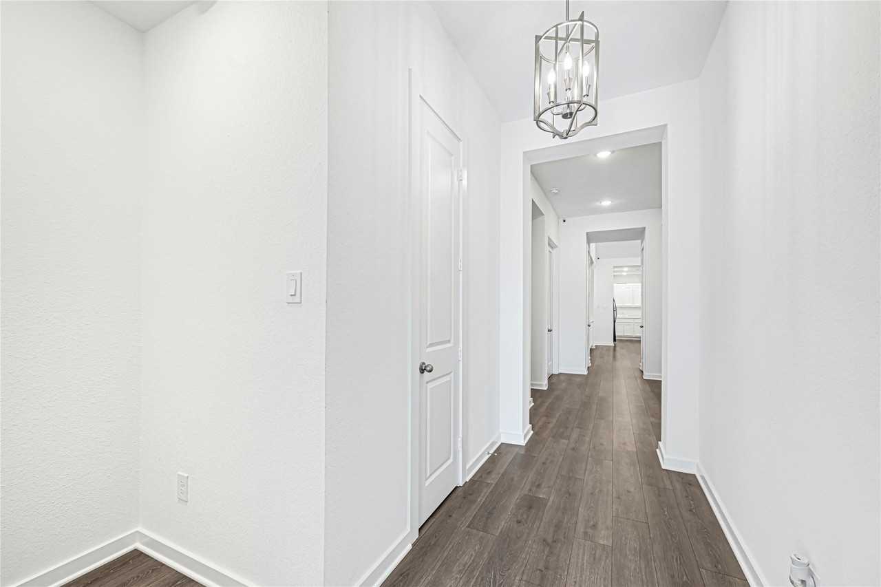 12331 Palmetto Dr - Photo 5 of 19