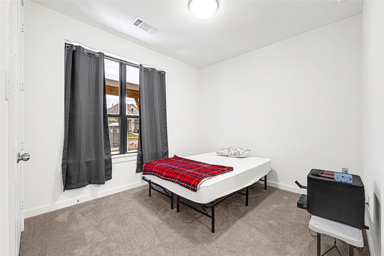 12331 Palmetto Dr - Photo 7 of 19