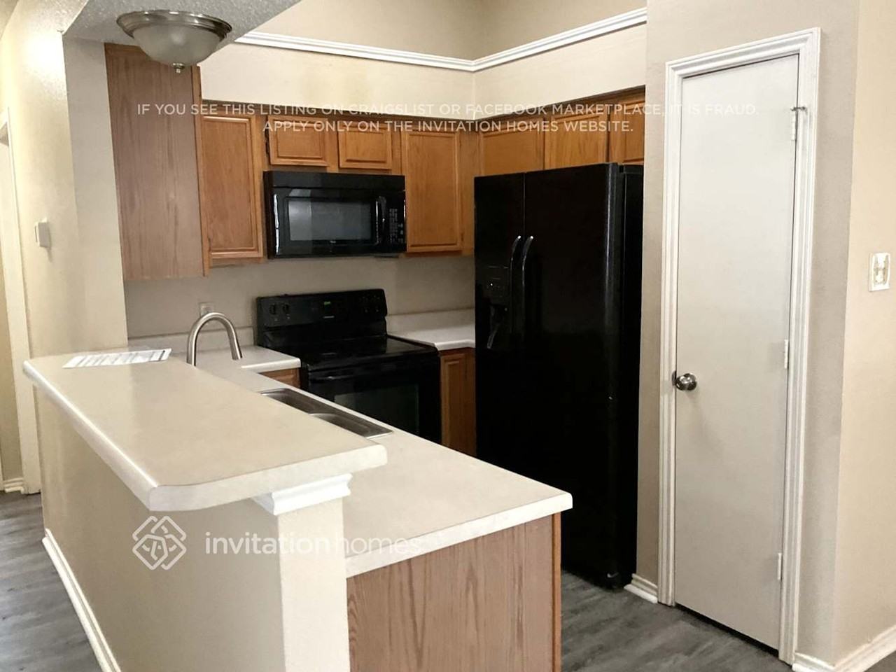 6736 Driffield Cir E - Photo 6 of 15