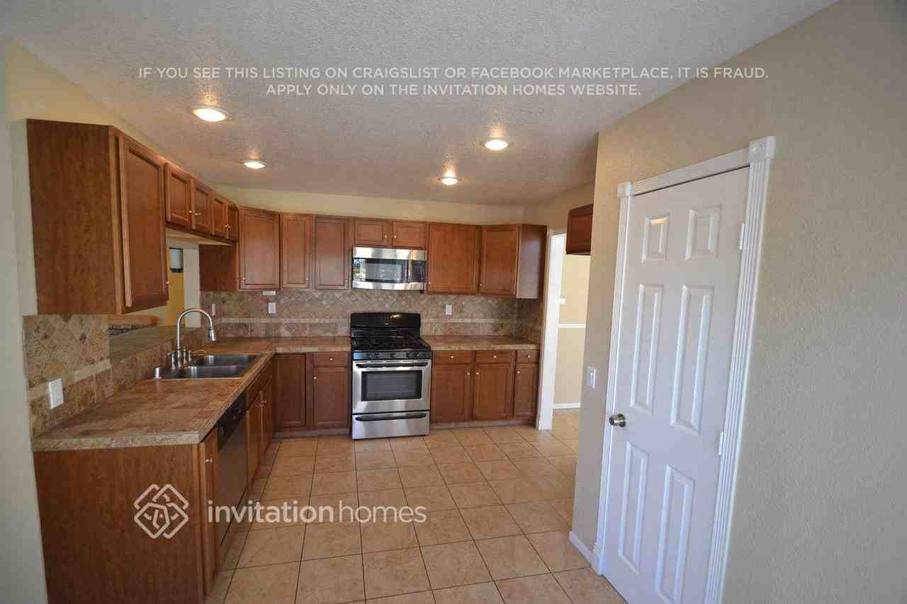 28696 Highpoint Ave - Photo 6 of 20