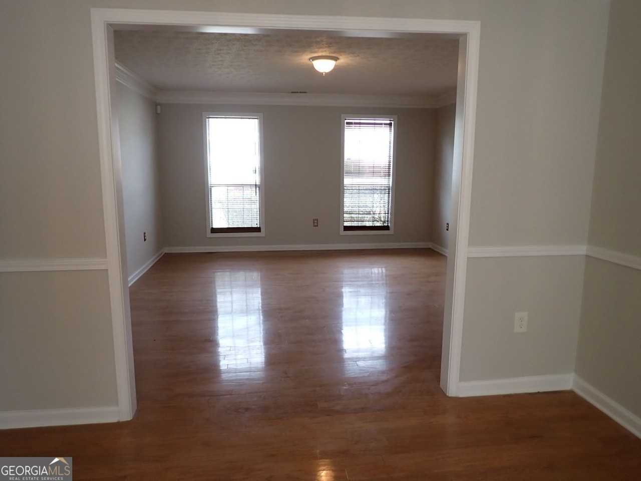 827 Sinclair Way - Photo 6 of 39