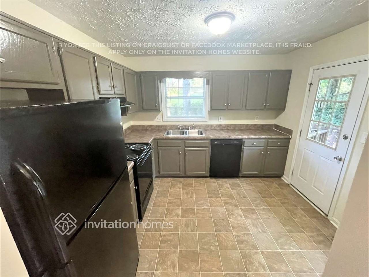 3010 Mill Ct - Photo 4 of 14