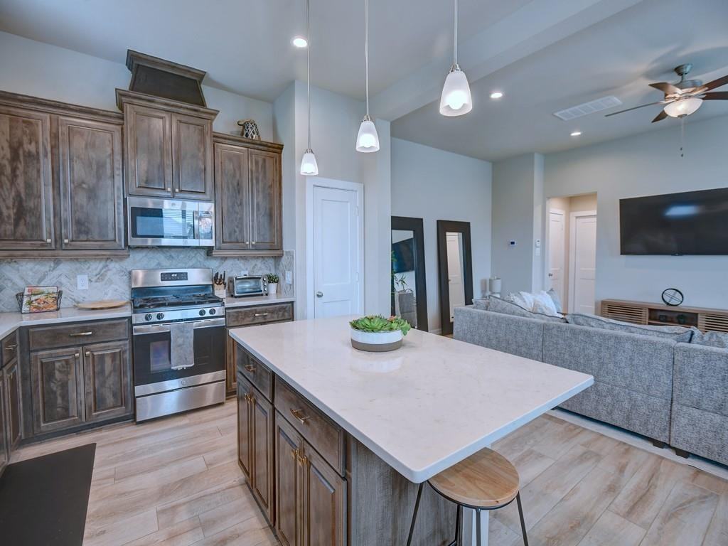 2543 Manor Valley Ct - Photo 2 of 19