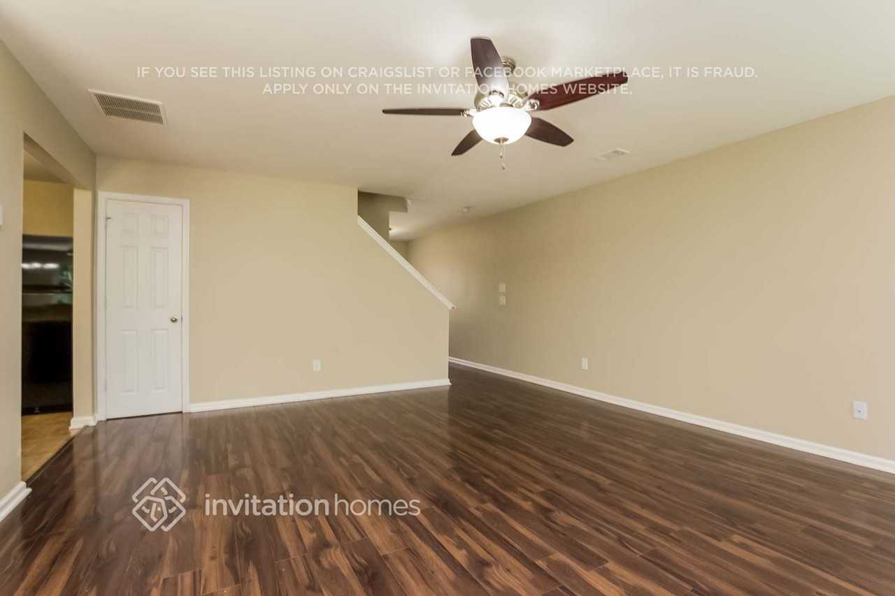 2650 Mayfair Dr - Photo 2 of 22