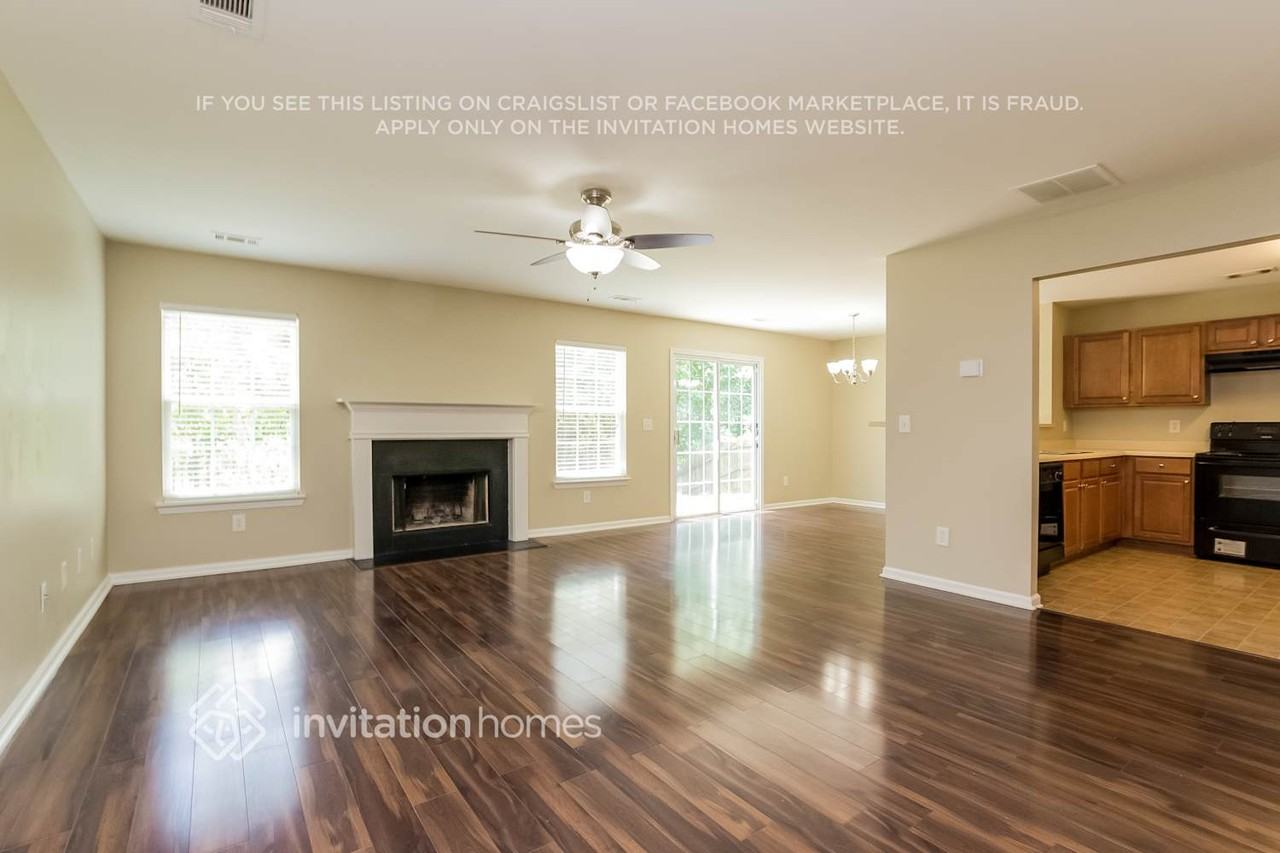 2650 Mayfair Dr - Photo 4 of 22