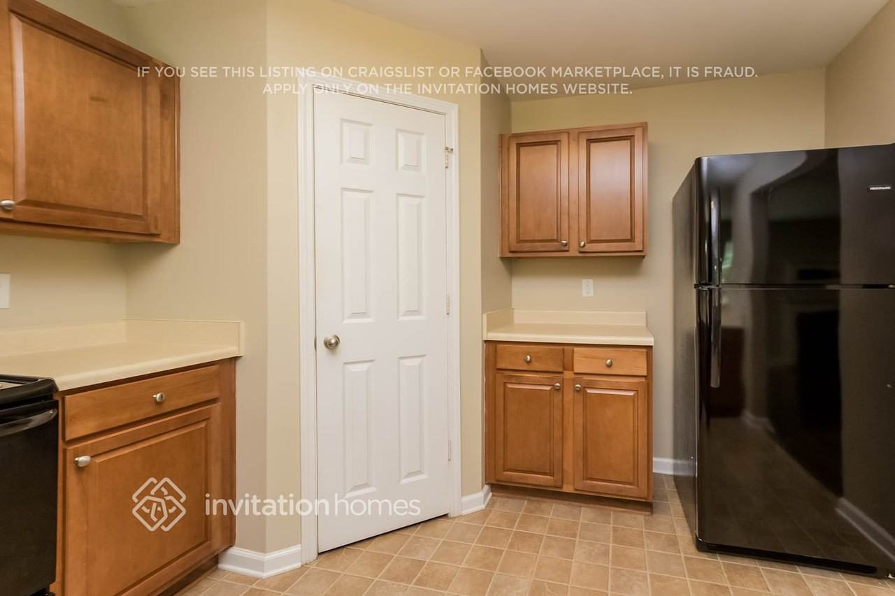 2650 Mayfair Dr - Photo 6 of 22