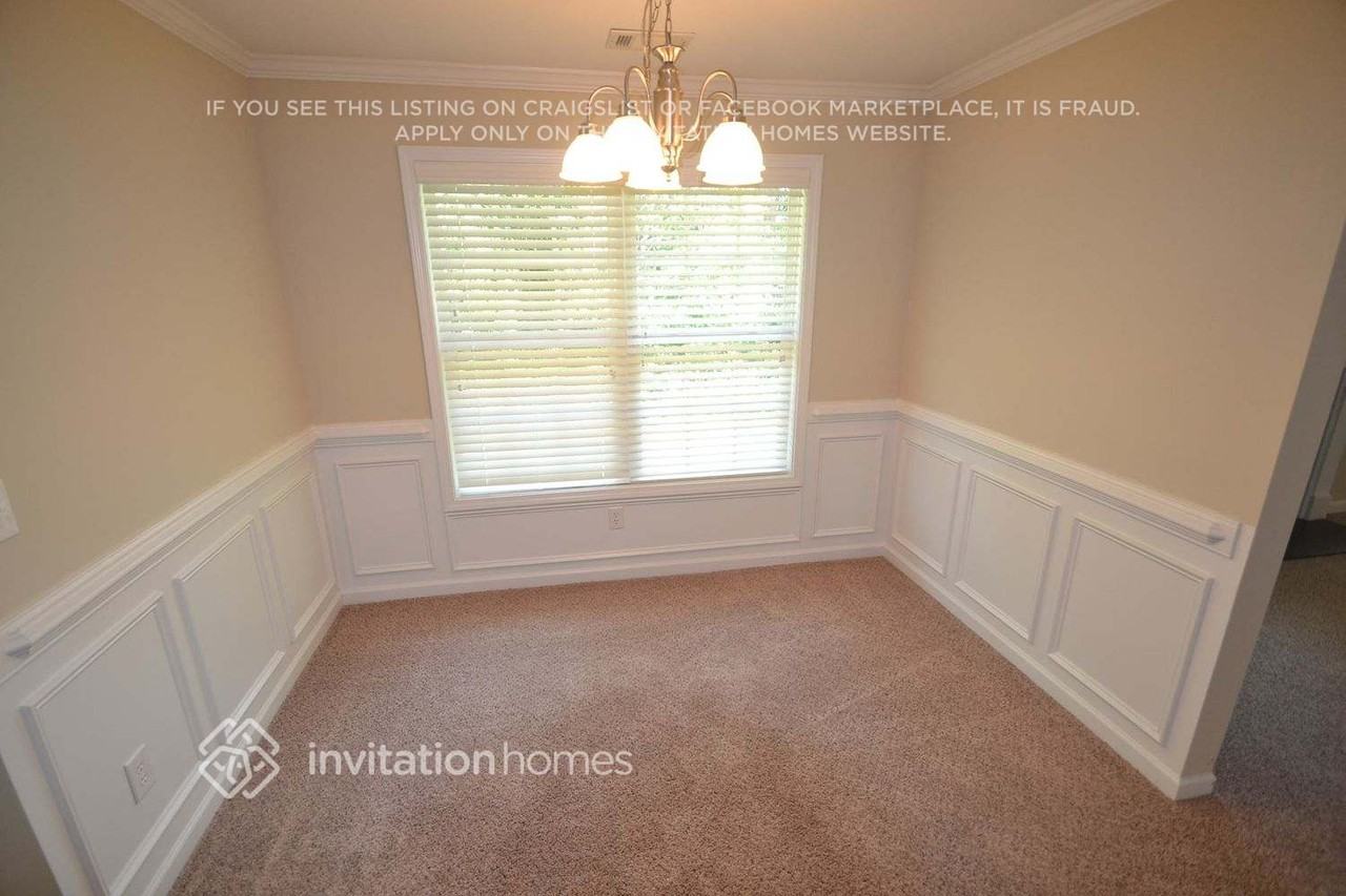 856 Betsy Ross Trl - Photo 4 of 10