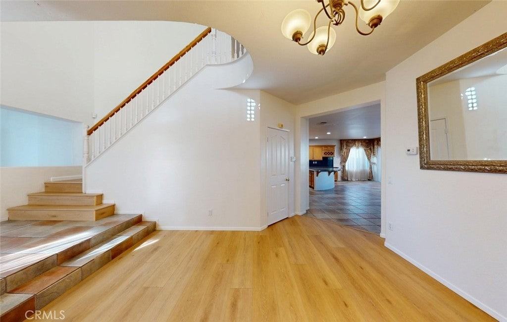 19 Sorbonne St - Photo 5 of 40