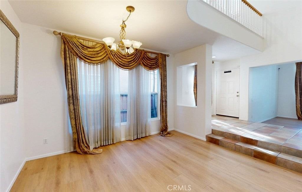 19 Sorbonne St - Photo 6 of 40