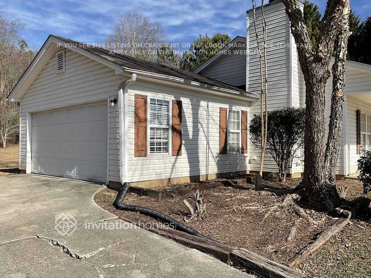 2903 Sam Calvin Dr - Photo 2 of 12