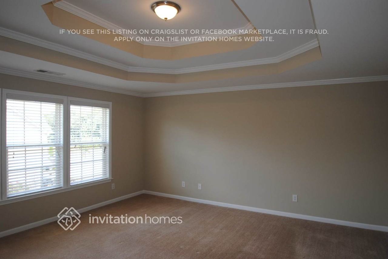 4019 Kittery Pt - Photo 2 of 5