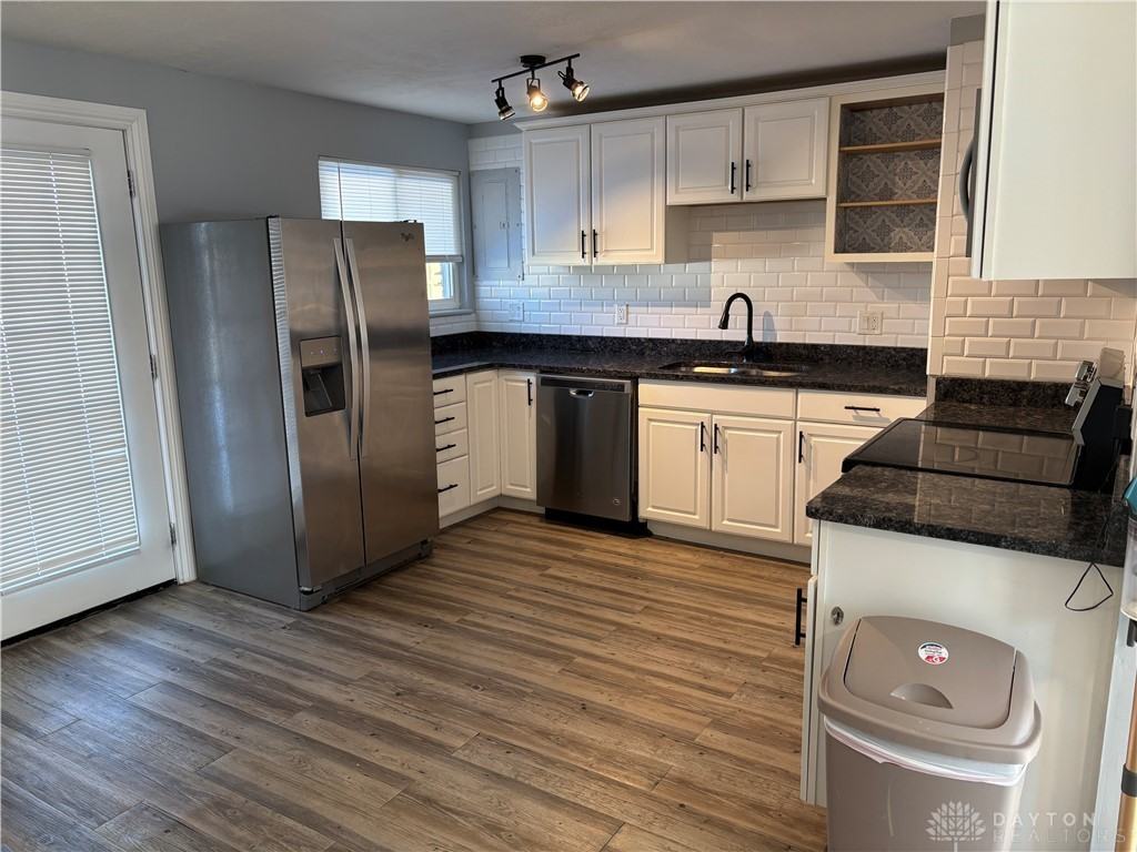 4595 Metlic Dr - Photo 4 of 18