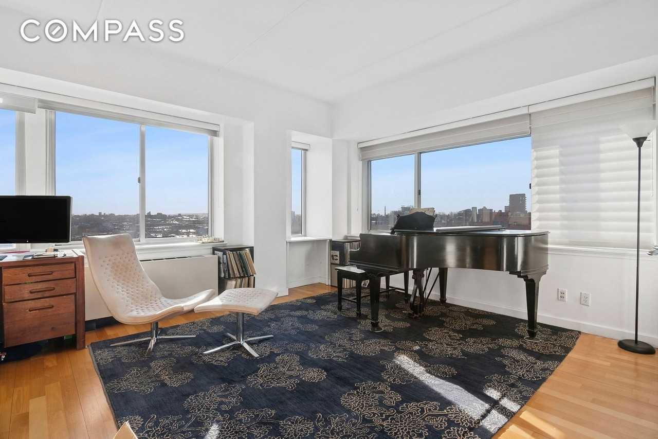 87 Smith St #8B - Photo 3 of 7